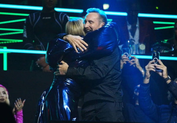 bebe-reha-an-david-guetta-accept-an-award-onstage-during-the-mtv-europe-music-awards-2022.jpg