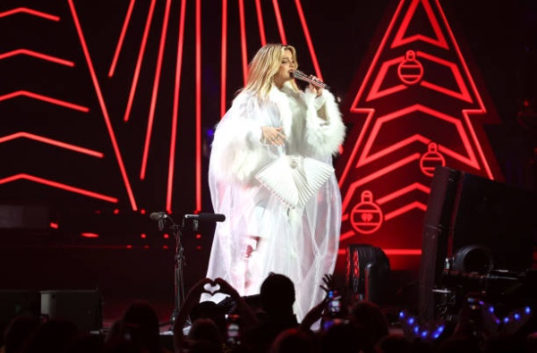 bebe-rexha-during-the-iheartradio-102-7-kiis-fms-jingle-ball-2022-presented.jpg