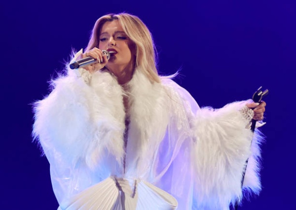 bebe-rexha-perfor-during-iheartradio-102-7-kiis-fms-jingle-ball-2022-presented-by.jpg