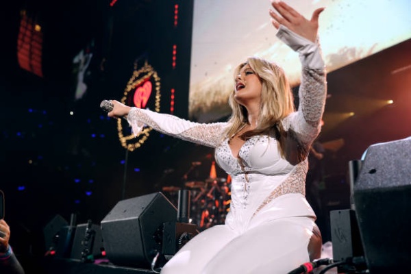 bebe-rexha-performduring-iheartradio-102-7-kiis-fms-jingle-ball-2022-presented-by.jpg