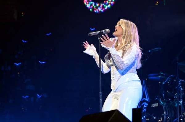 bebe-rexha-performs-iheartradio-102-7-kiis-fms-jingle-ball-2022-presented-by.jpg