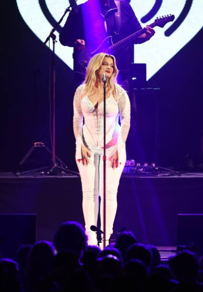 bege-during-the-iheartradio-102-7-kiis-fms-jingle-ball-2022-presented.jpg