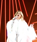 bebe-rexha-performs-onstage-durg-the-iheartradio-102-7-kiis-fms-jingle-ball-2022-presented.jpg