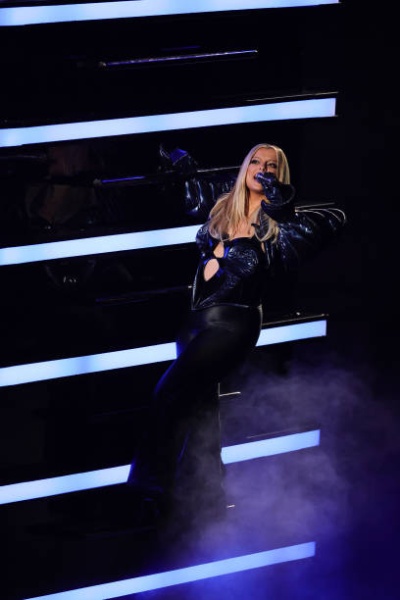 bebe-rexha-performs-on-stae-during-the-mtv-europe-music-awards-2022-held-at-psd-bank-dome-on.jpg