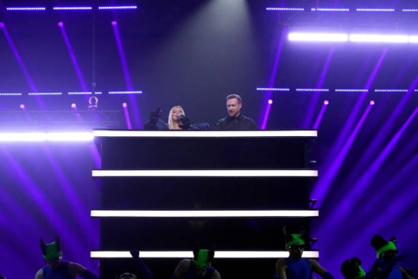 bebe-rexhand-david-guetta-perform-onstage-during-the-mtv-europe-music-awards-2022-held-at.jpg