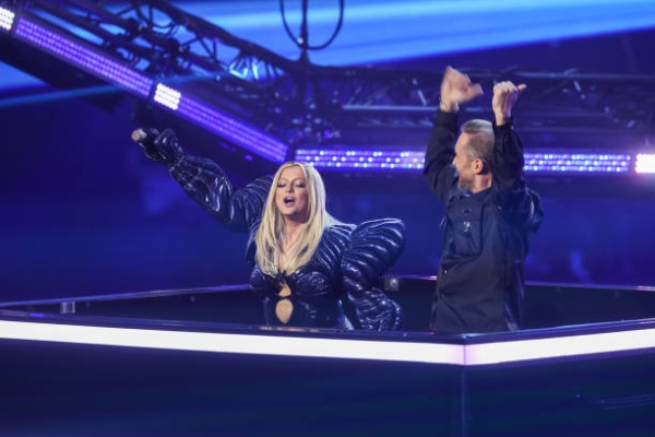 david-guetta--bebe-rexha-perform-during-the-2022-mtv-europe-music-awards-at-the-iss-dome-on.jpg
