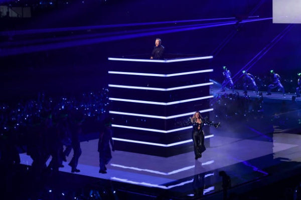 david-guettabebe-rexha-perform-during-the-2022-mtv-europe-music-awards-at-the-iss-dome-on.jpg