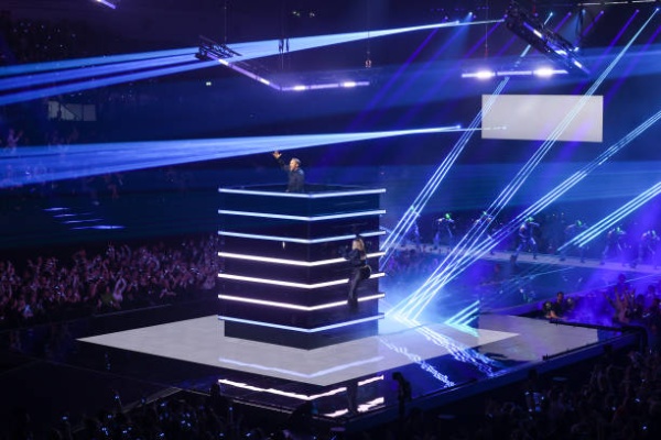 xha-perform-during-the-2022-mtv-europe-music-awards-at-the-iss-dome-on.jpg