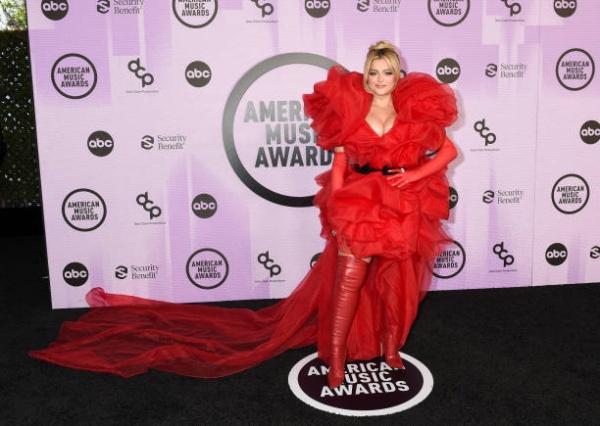 bebe-rexha-at-the-2022-american-music-awards-held-at-the-mict-l-a-live-on.jpg